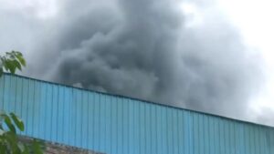 fire-in-factory-delhi-metro-station.jpg