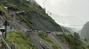 chamoli-road-block.jpg