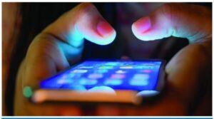 moble-screen-time-childe-.jpg