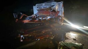 accident-hadwanni-dairy-van-.jpg