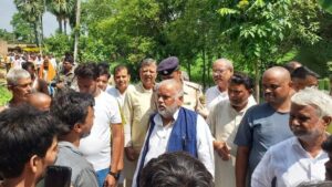 attak-on-minister-and-MLA.jpg