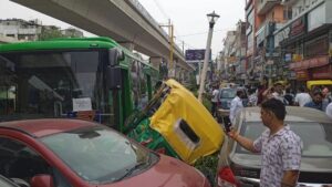 delhi-bus-asscident-mirgi-daura-pada.jpg
